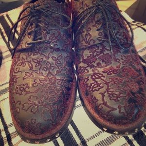 Embroidered Dress Shoe